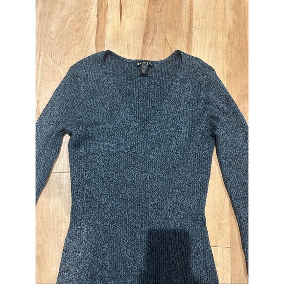 Athlete Reverie Sweater Dress - Picture 5 of 6